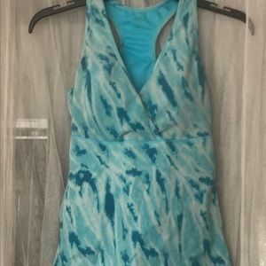 🌞 Aerodynamics blue tie dyed athletic surplice tank top shelf bra S